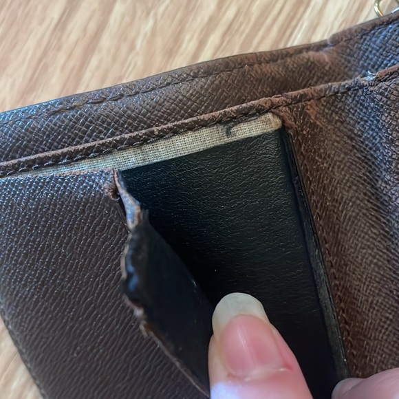 Louis Vuitton damier ebene compact wallet - Picture 8 of 10